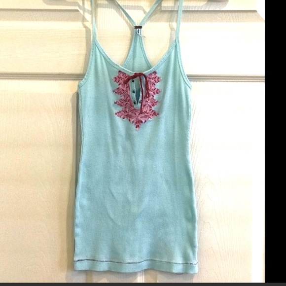 Free People Tops - FREE PEOPLE sleeveless embroidered top